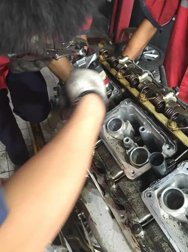 剎車片磨損感應(yīng)是什么原理？